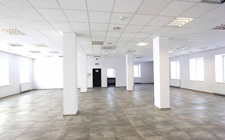 Parduodamas 2000 m² verslo centras Kaune.