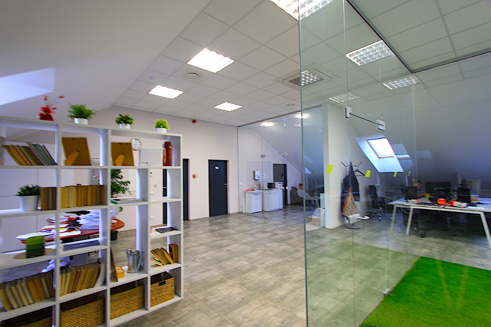 Biuro patalpų nuoma verslo centre, laisvi plotai: 311 m² - 964 m².