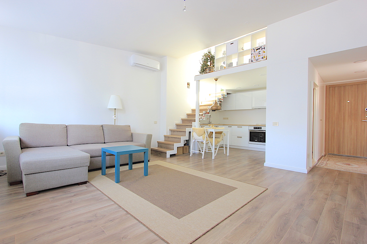 Parduodamas 60 m² kokybiškai ir stilingai įrengtas butas-loftas.